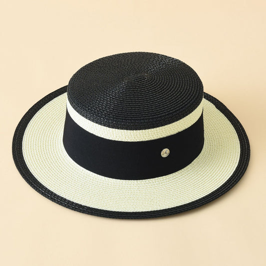 Damen Strohhut im klassischen Boater-Stil mit breiter Krempe und dekorativem Band WW