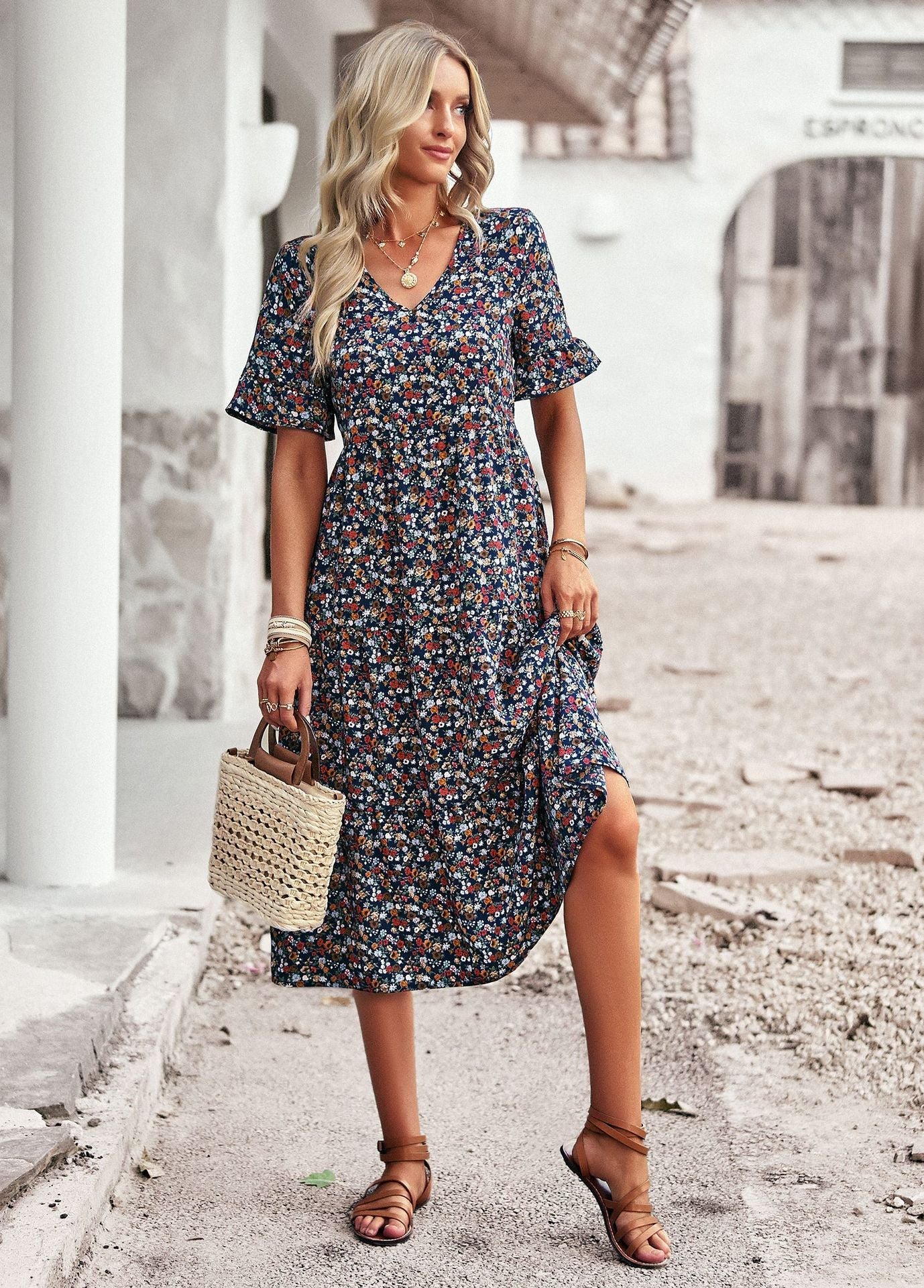Damen Midi-Kleid mit floralem Muster und verspieltem V-Ausschnitt WW