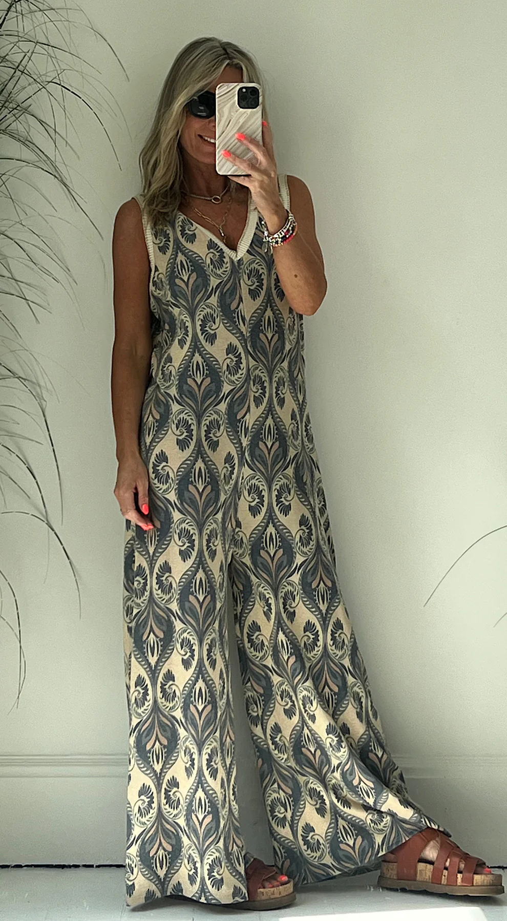 Women's Jumpsuit with Wide Leg and Elegant Leaf Pattern WW