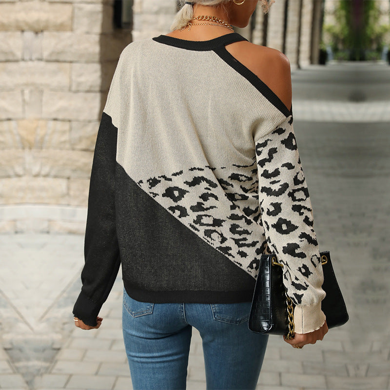 Women's knitted jumper with a playful leopard print and a relaxed fit WW