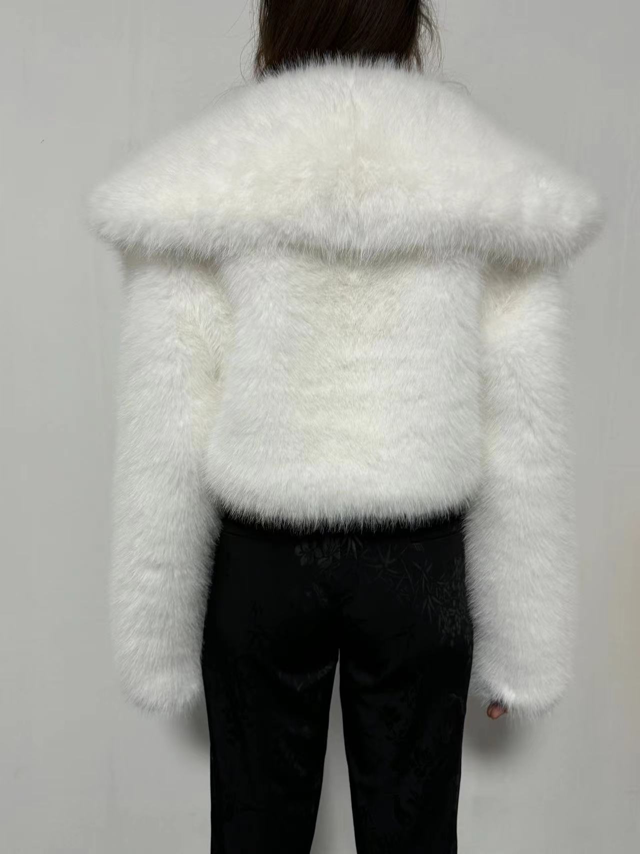 WW | Kunstpelzjacke - Glamouröse Abendoberbekleidung - Polyester-Mischung - Schicke Winterbekleidung