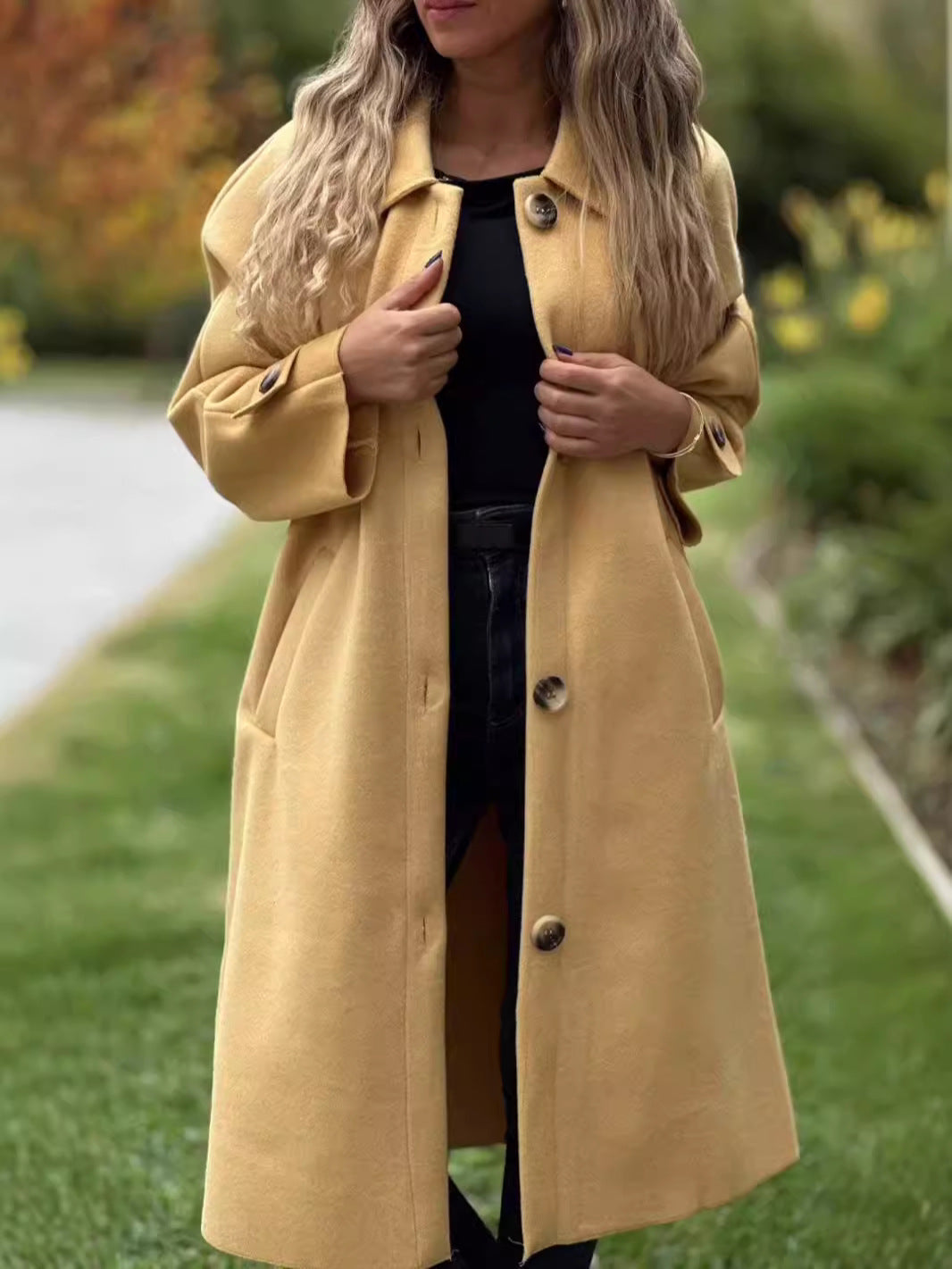 WW | Long coat Wool blend Comfortable fit Button fastening Classic design