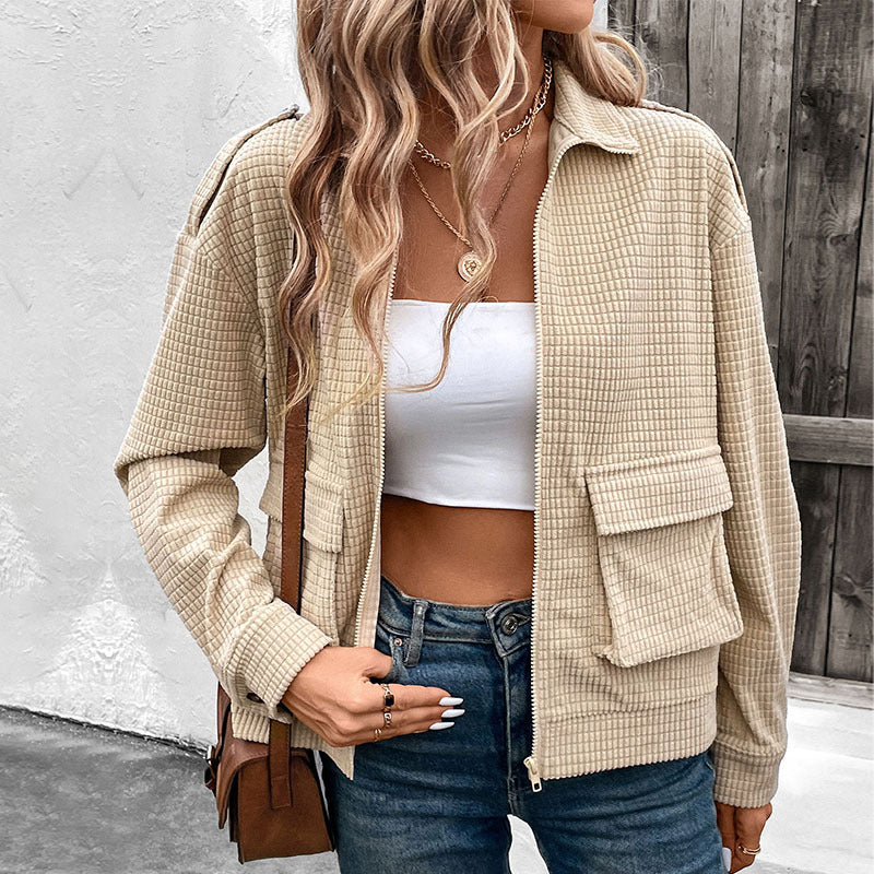 Women's quilted casual jacket with practical pockets and high collar WW