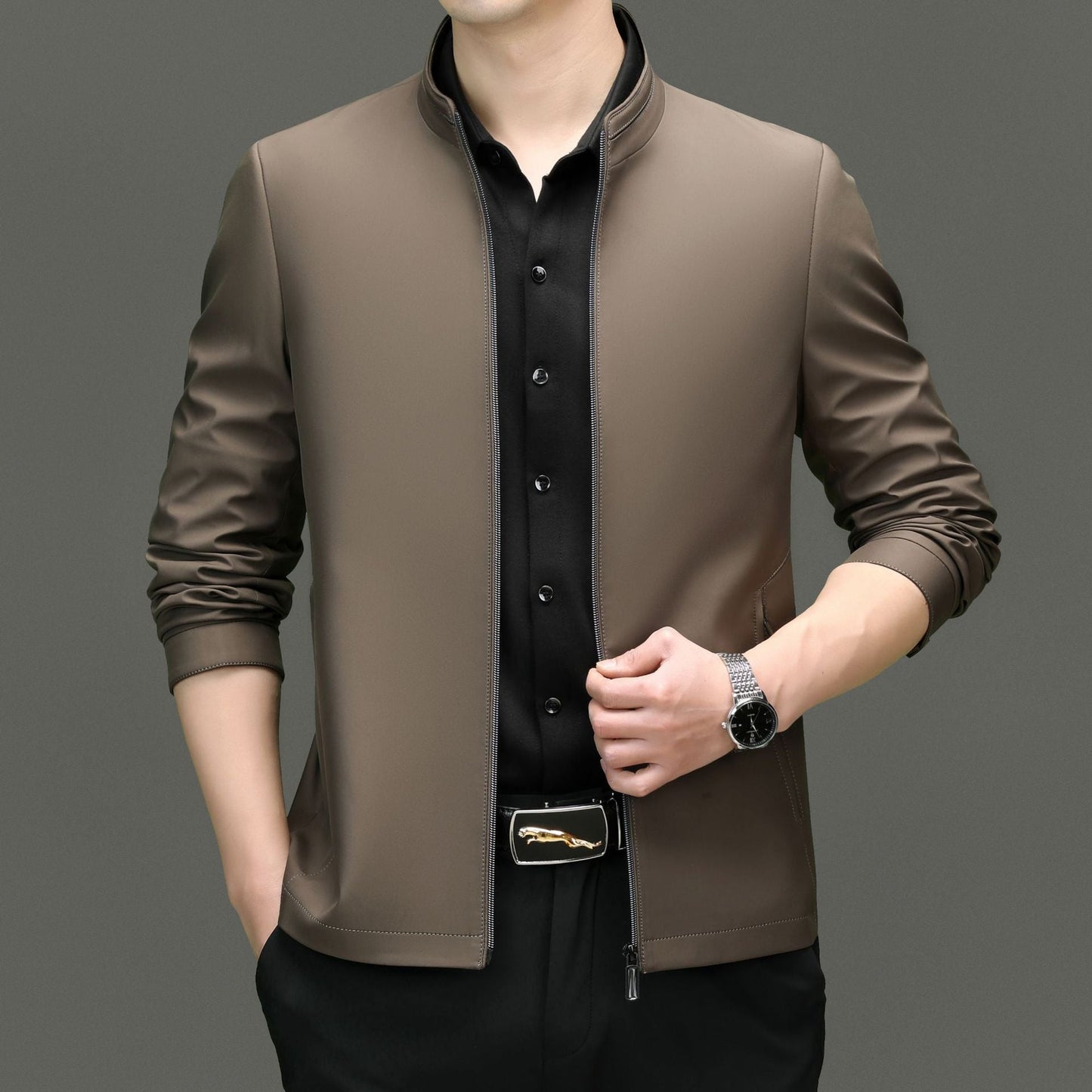 Herren Übergangsjacke mit modernem Stehkragen und praktischen Reißverschlusstaschen WW