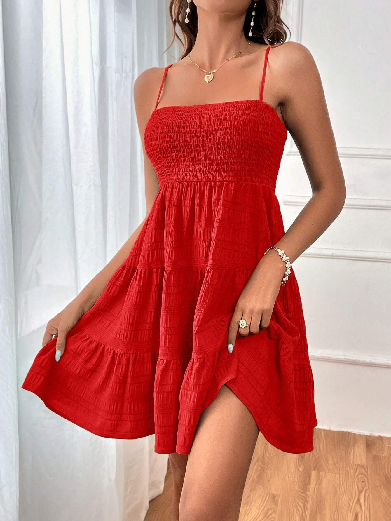 Damen Freizeitkleid mit schmalen Trägern und Rüschendetails WW
