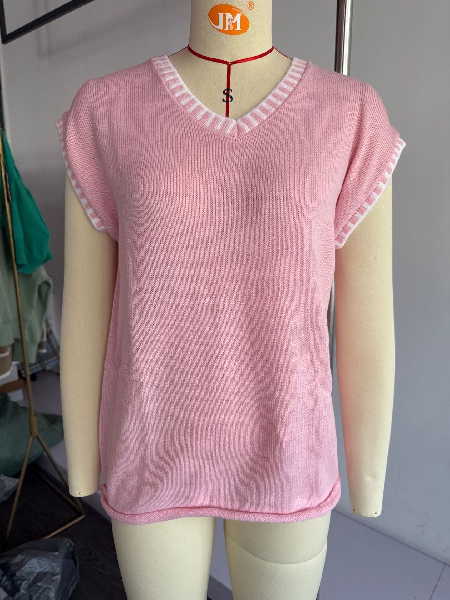 Damen lässiges Strickoberteil mit Dekorativem V-Ausschnitt und Kontrastdetails WW