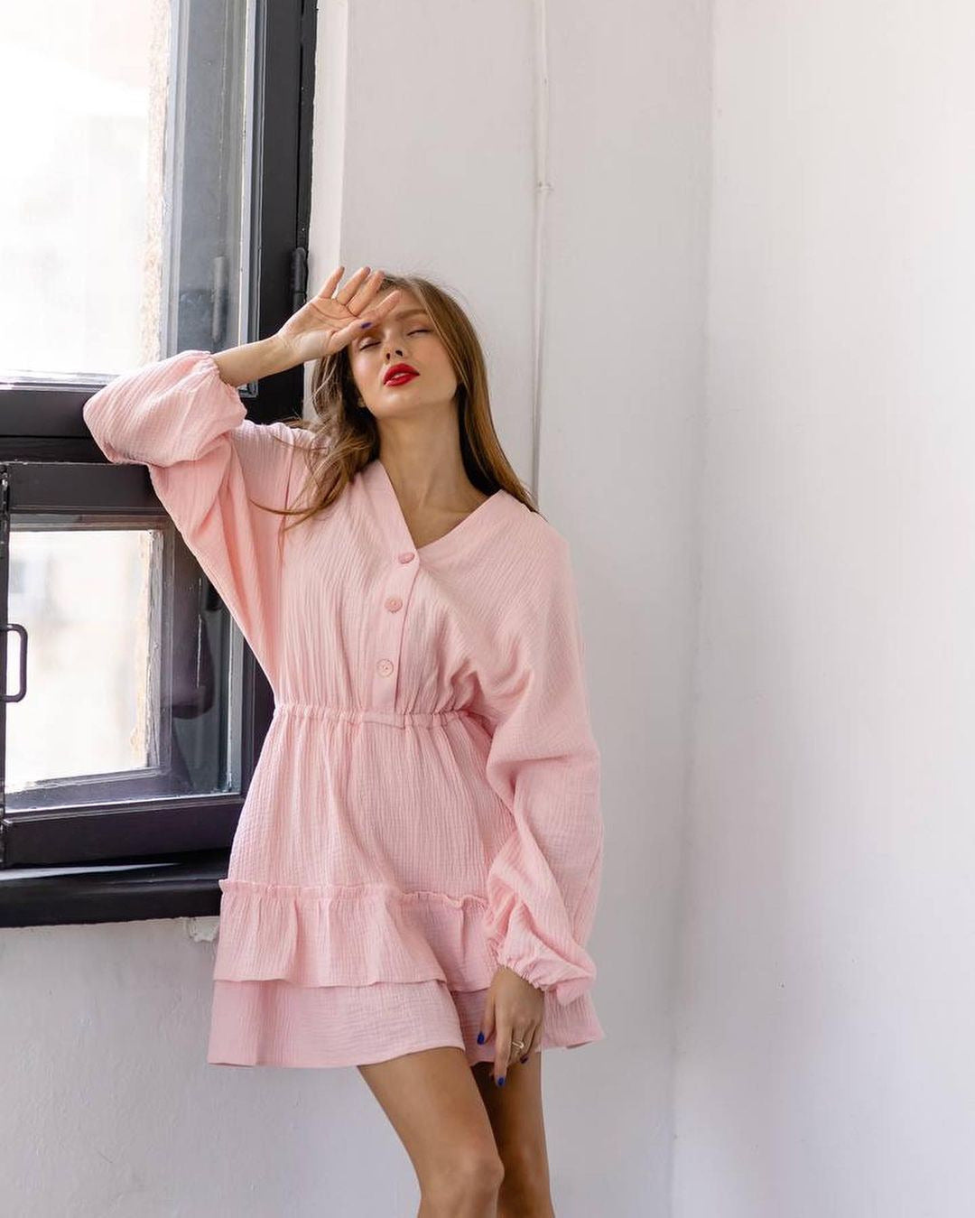 Damen lässiges Babydoll Kleid mit Knopfdetails und voluminösen Ärmeln WW