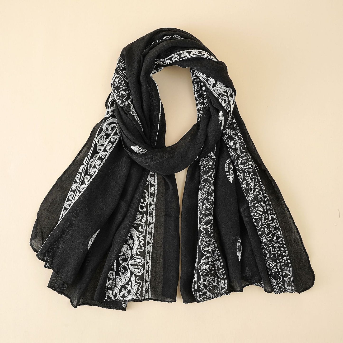 Elegant women's scarf made of high-quality chiffon with delicate embroidery WW