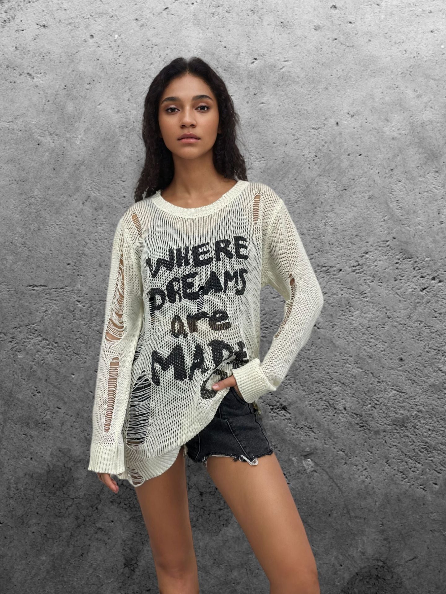 Women's casual oversized pullover with eye-catching lettering and knit details WW