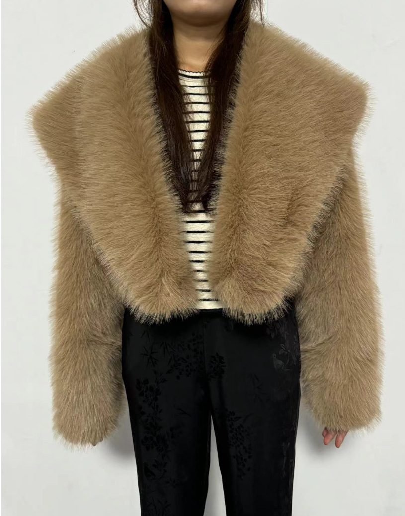 WW | Kunstpelzjacke - Glamouröse Abendoberbekleidung - Polyester-Mischung - Schicke Winterbekleidung