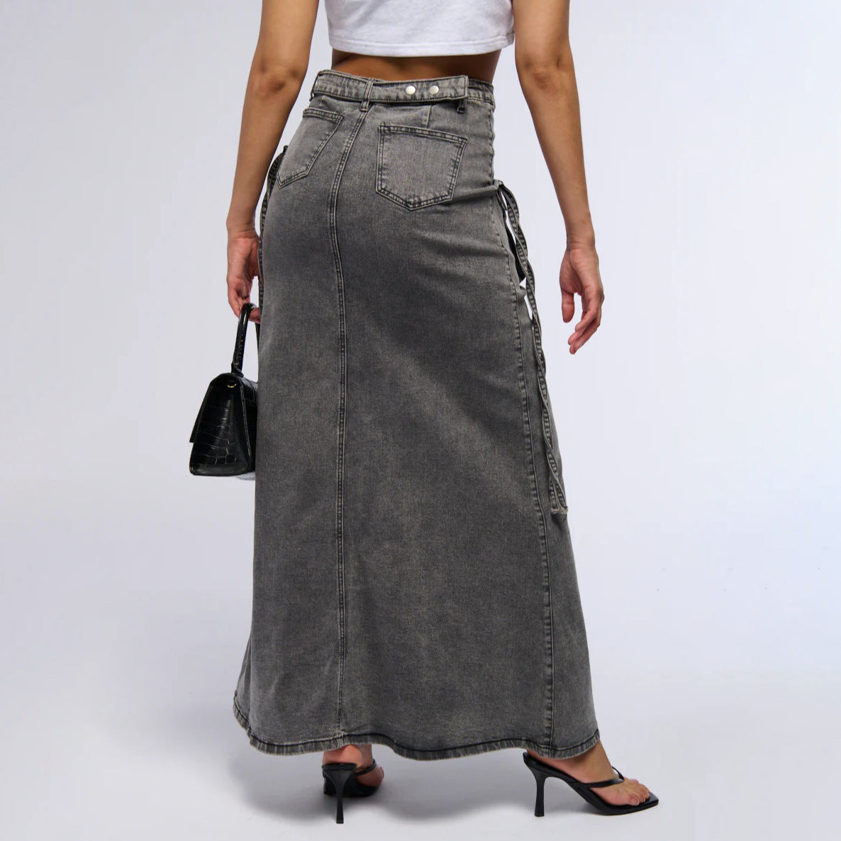 Women's Long Denim Skirt with High Waist and Practical Pockets WW