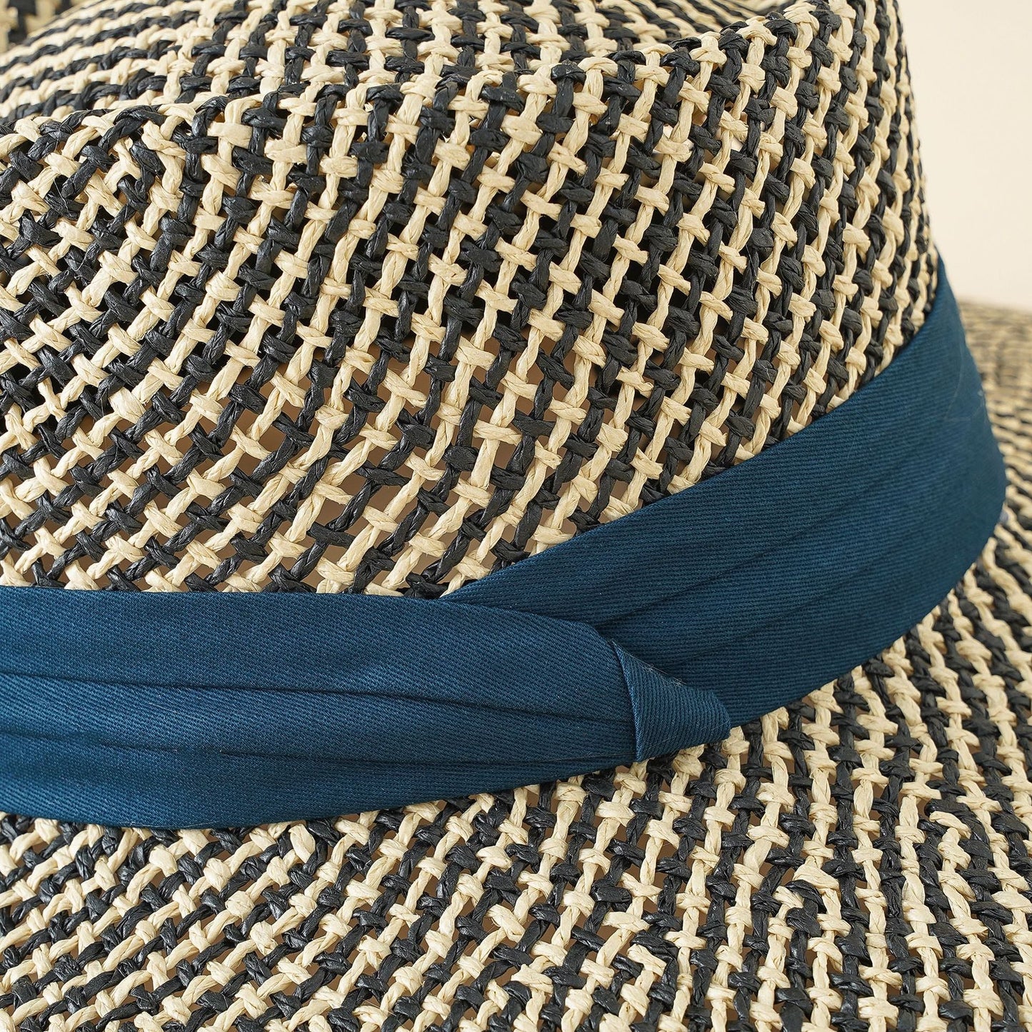 Damen Strohhut mit breiter Krempe und elegantem Kontrastband WW