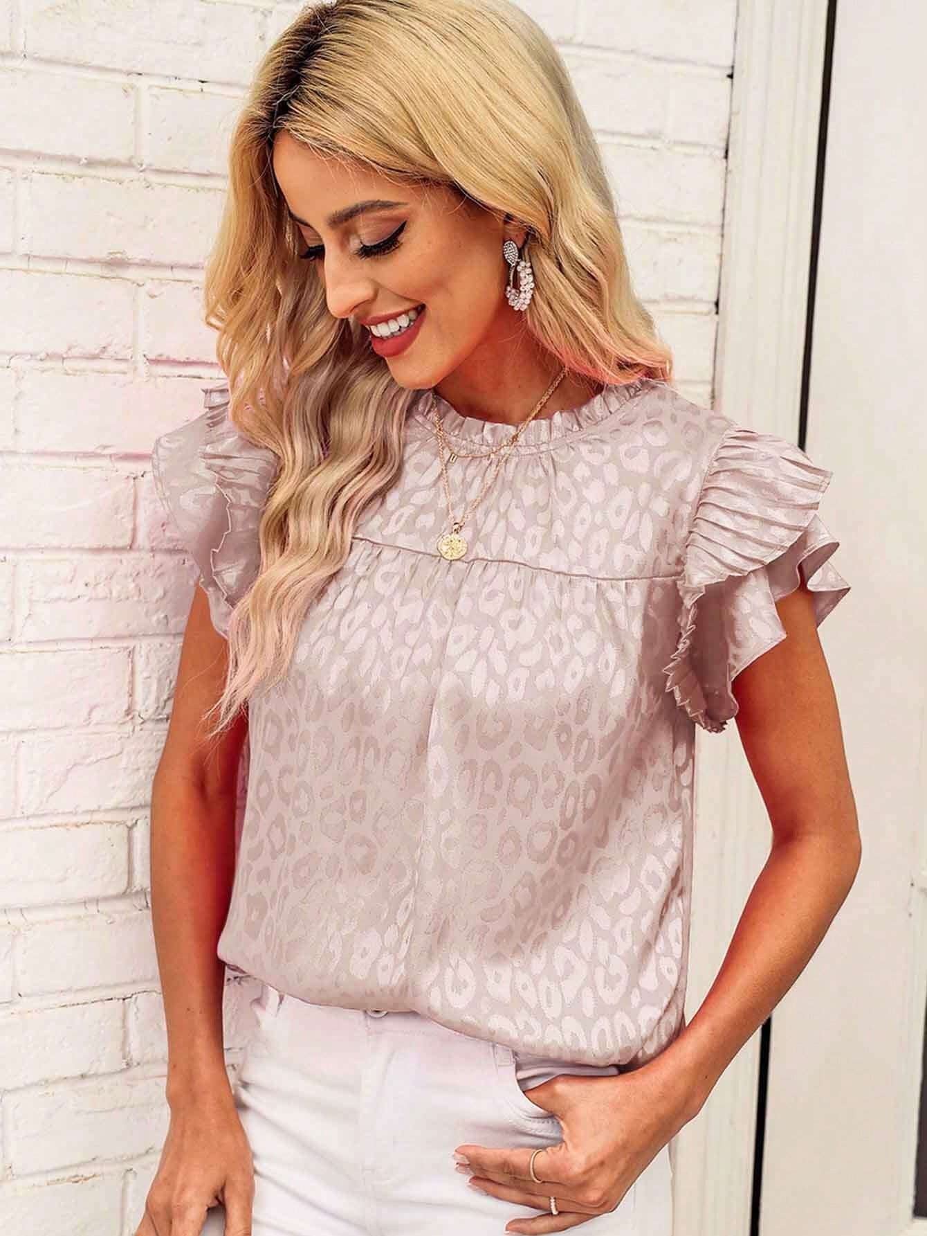 Women's Blouse with Fashionable Ruffle Details and Elegant Leopard Print WW