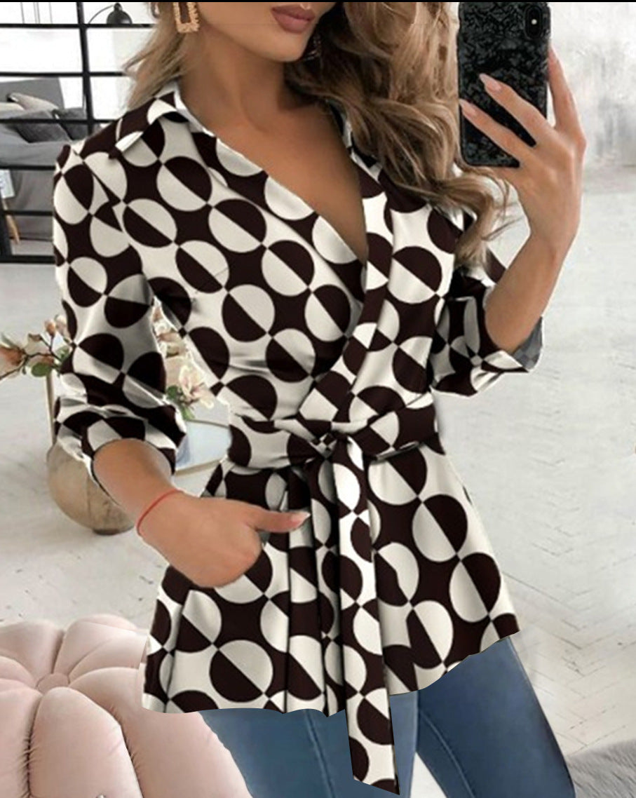 WW | Belt Snug Fit V-Neck Long Sleeve Collar