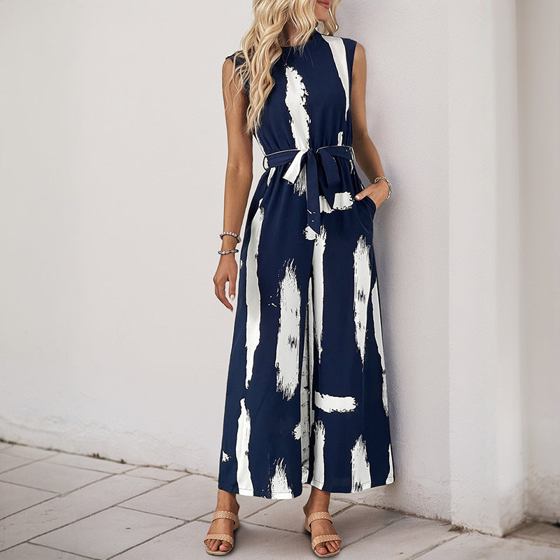 Women's jumpsuit with a modern striped pattern and practical tie belt WW