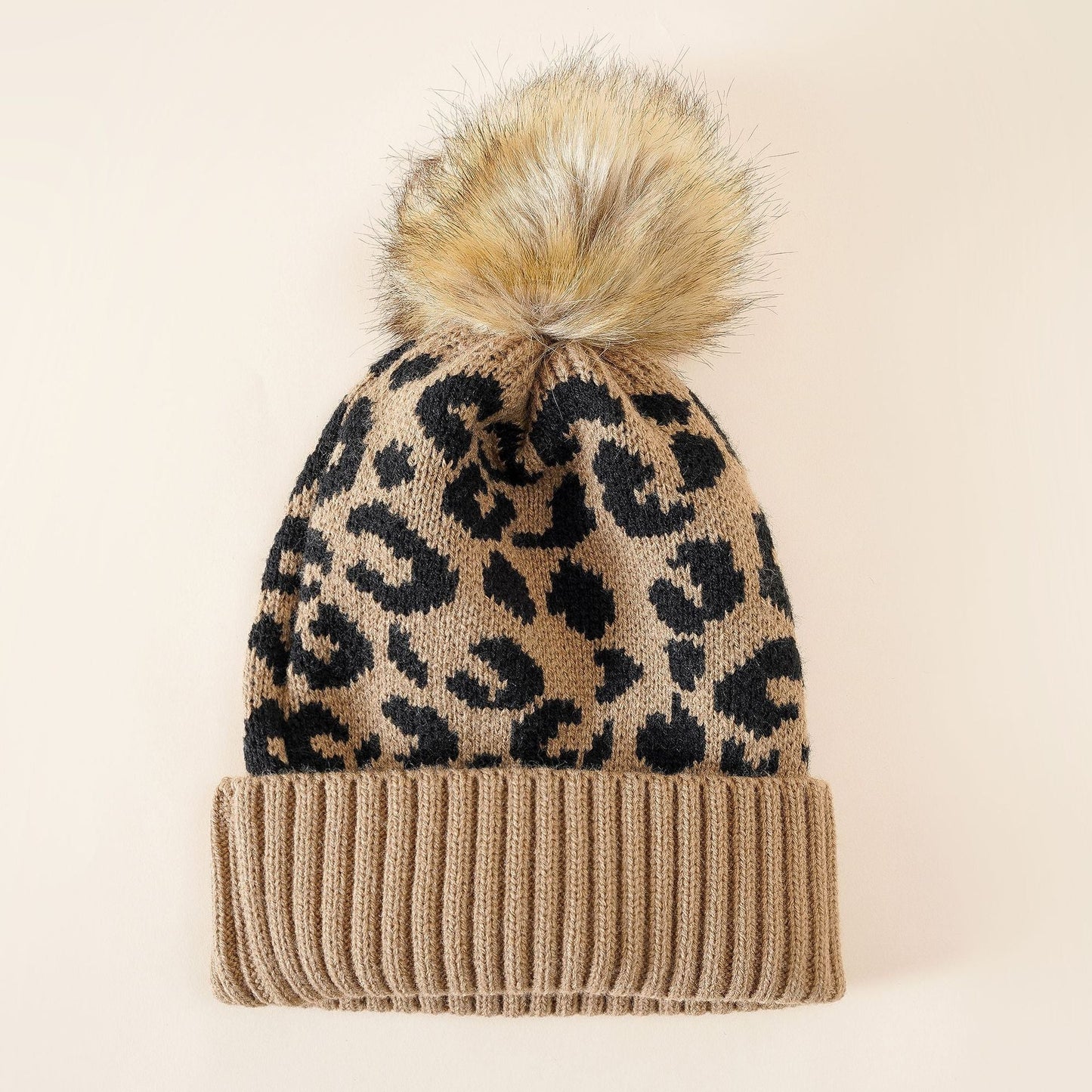 Damen Strickmütze mit elegantem Leopardenmuster und kuscheligem Kunstfellpompon WW