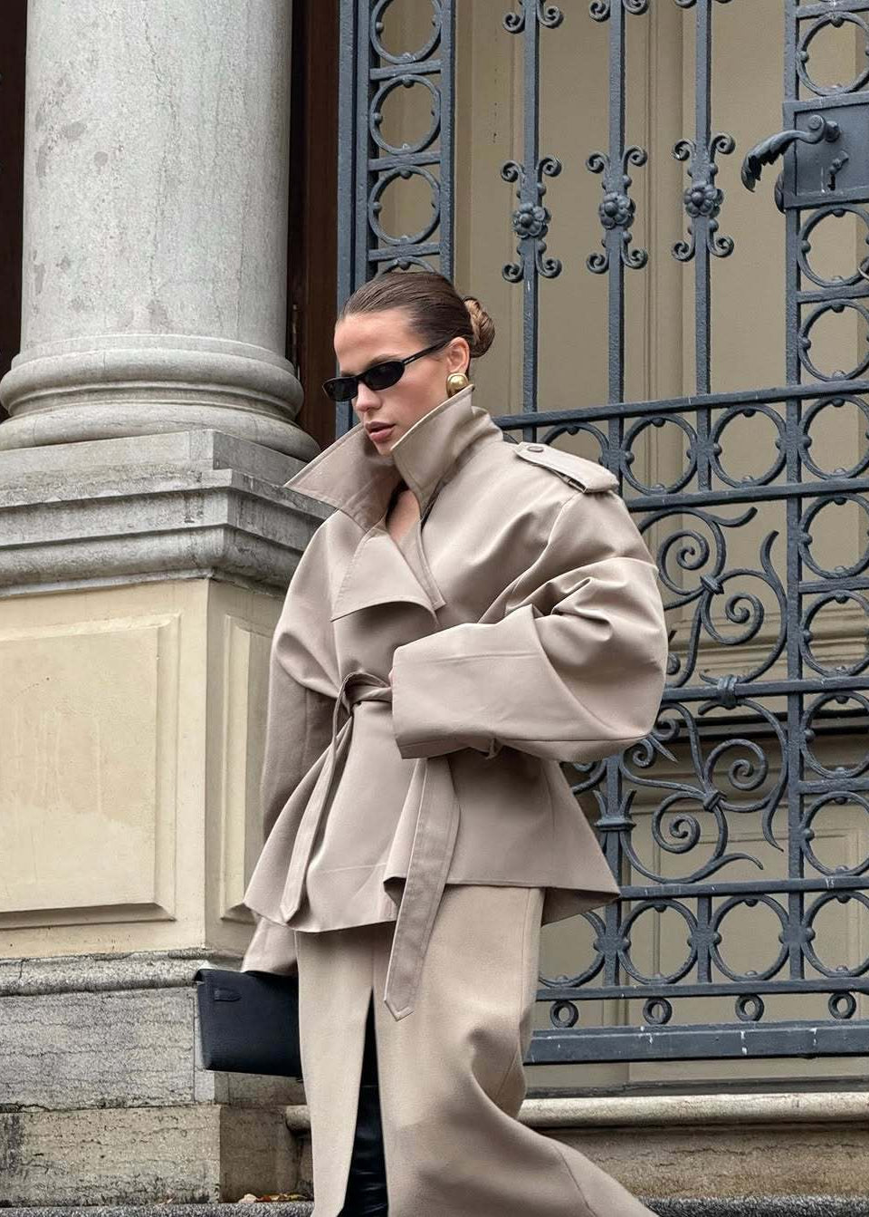 WW | Gürtelter cropped Trenchcoat