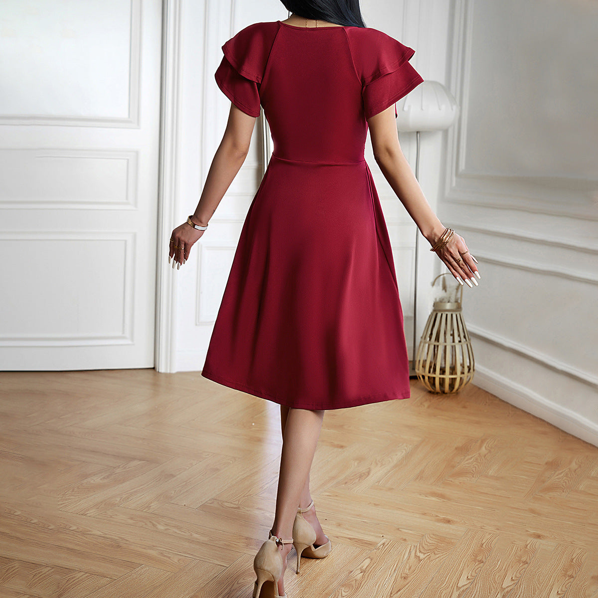WW | Elegantes Midi-Kleid mit V-Ausschnitt