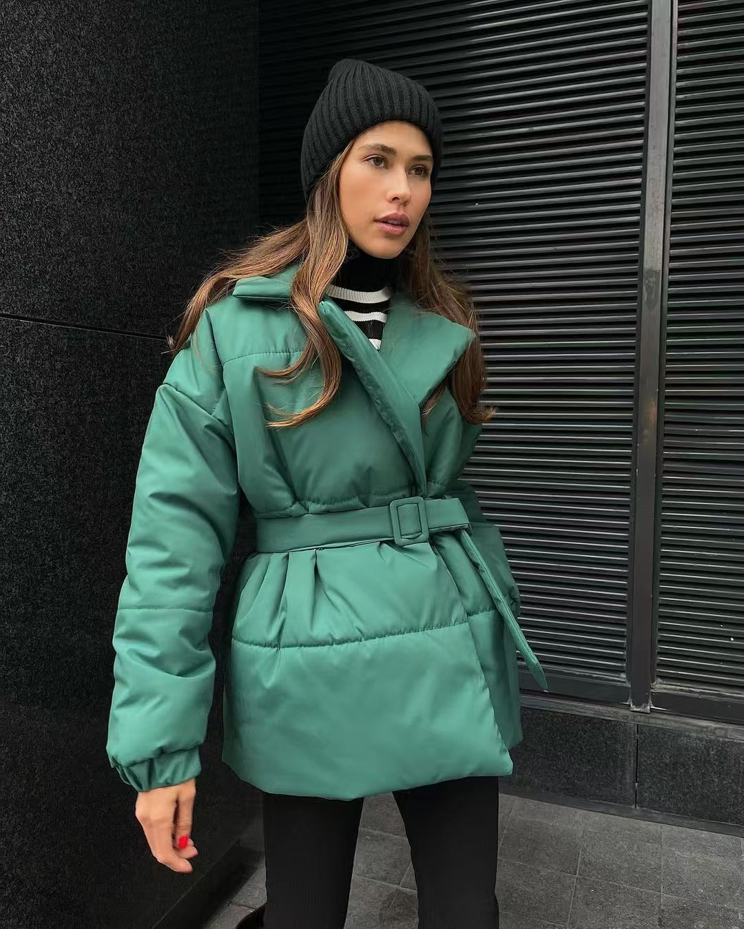 WW | Taille Baumwolle V-Ausschnitt Pufferjacke