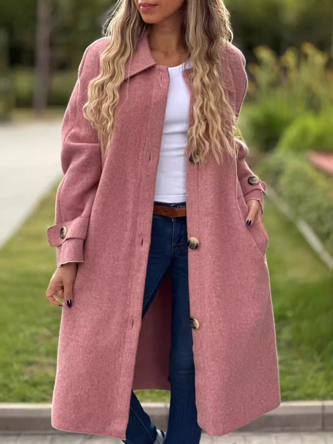 WW | Long coat Wool blend Comfortable fit Button fastening Classic design