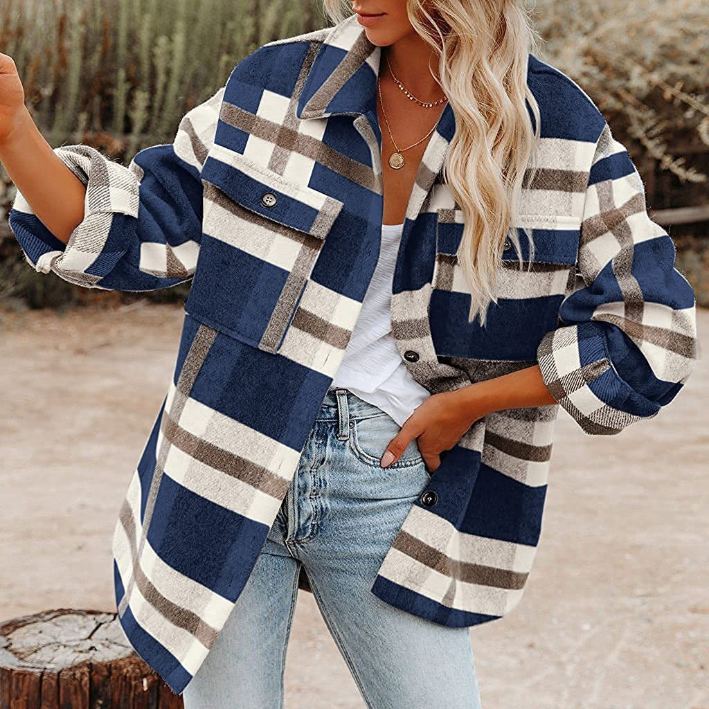 Women's checked flannel jacket with a casual cut and patch pockets WW