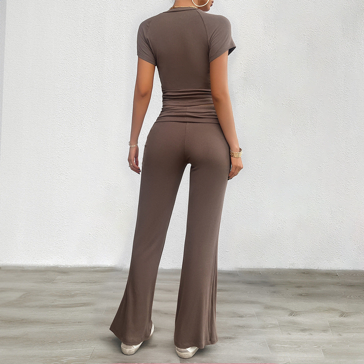 Damen Freizeit-Loungewear-Set mit cropped Oberteil und weiter Hose WW