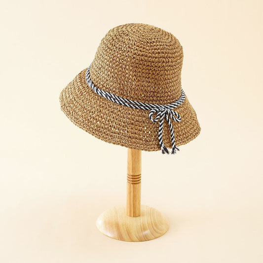 Damen Strohhut mit modernem, geflochtenem Design und dekorativem Kordelzug WW