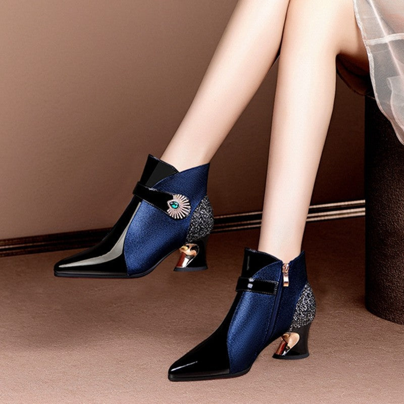 Women's fashionable ankle boots with a sparkling accent WW