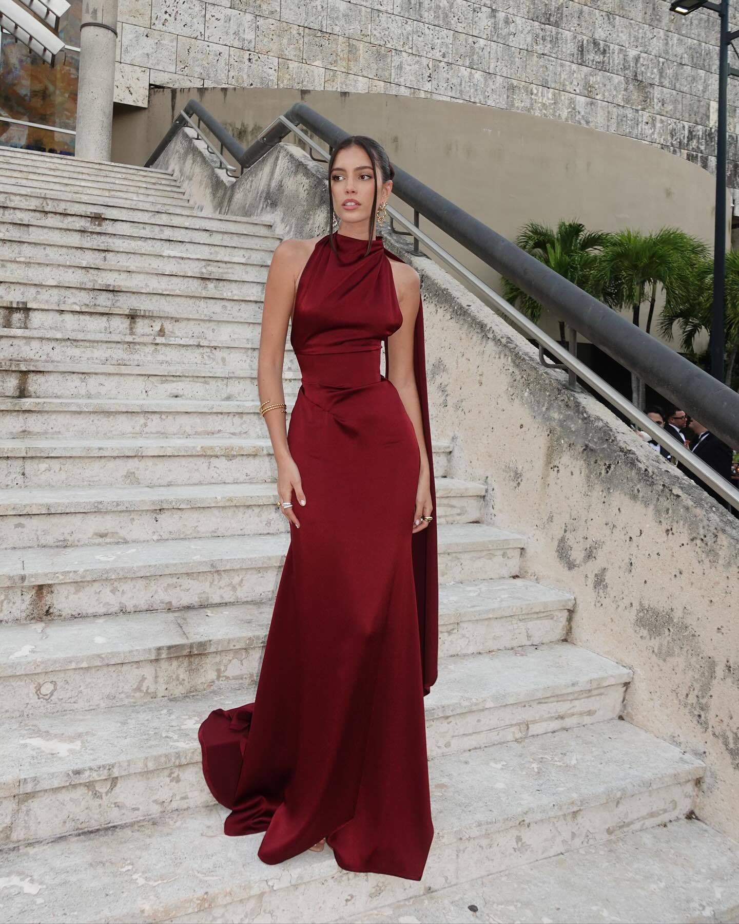 WW | Offene Rücken Satin Halter Kleid