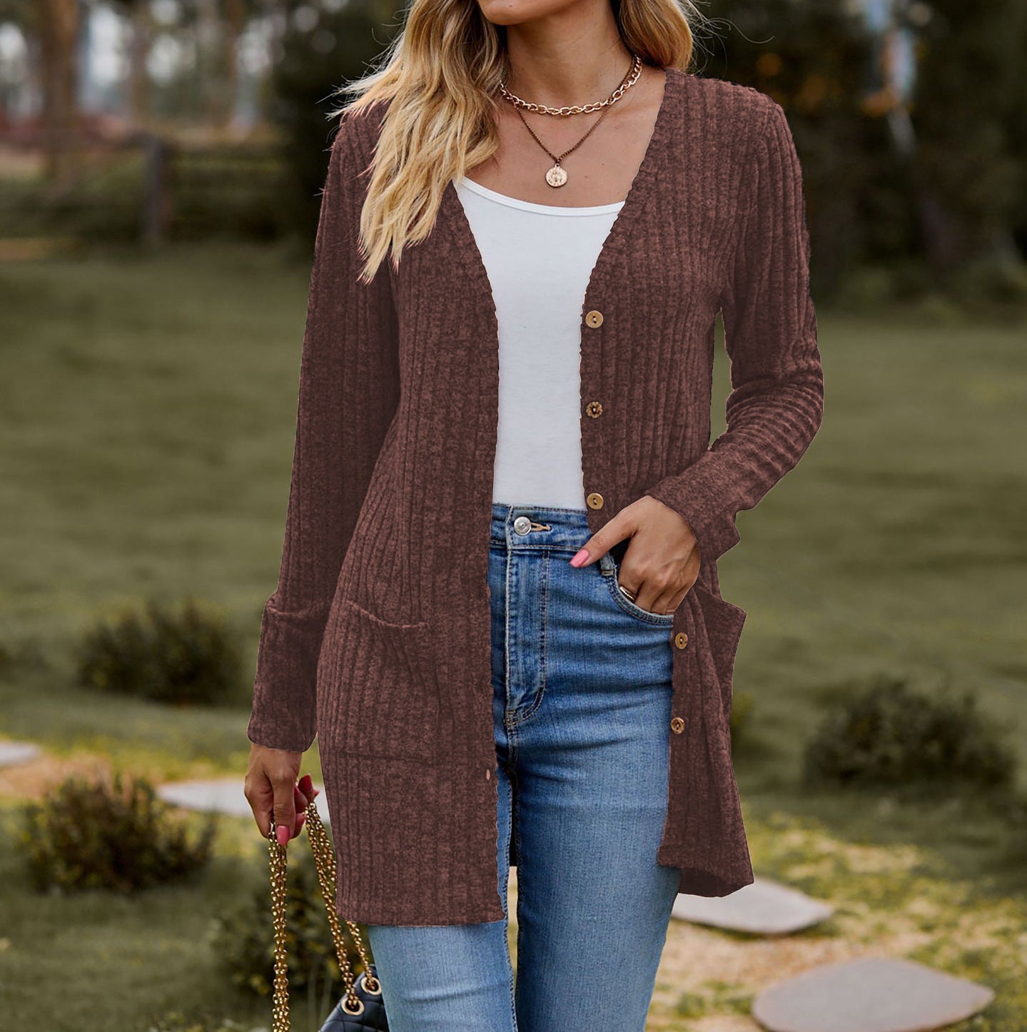 Damen Strickjacke mit elegantem Rippenmuster und praktischen Taschen WW