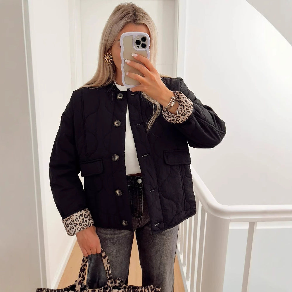 Women's quilted jacket in an elegant design with practical button fastening and side pockets WW