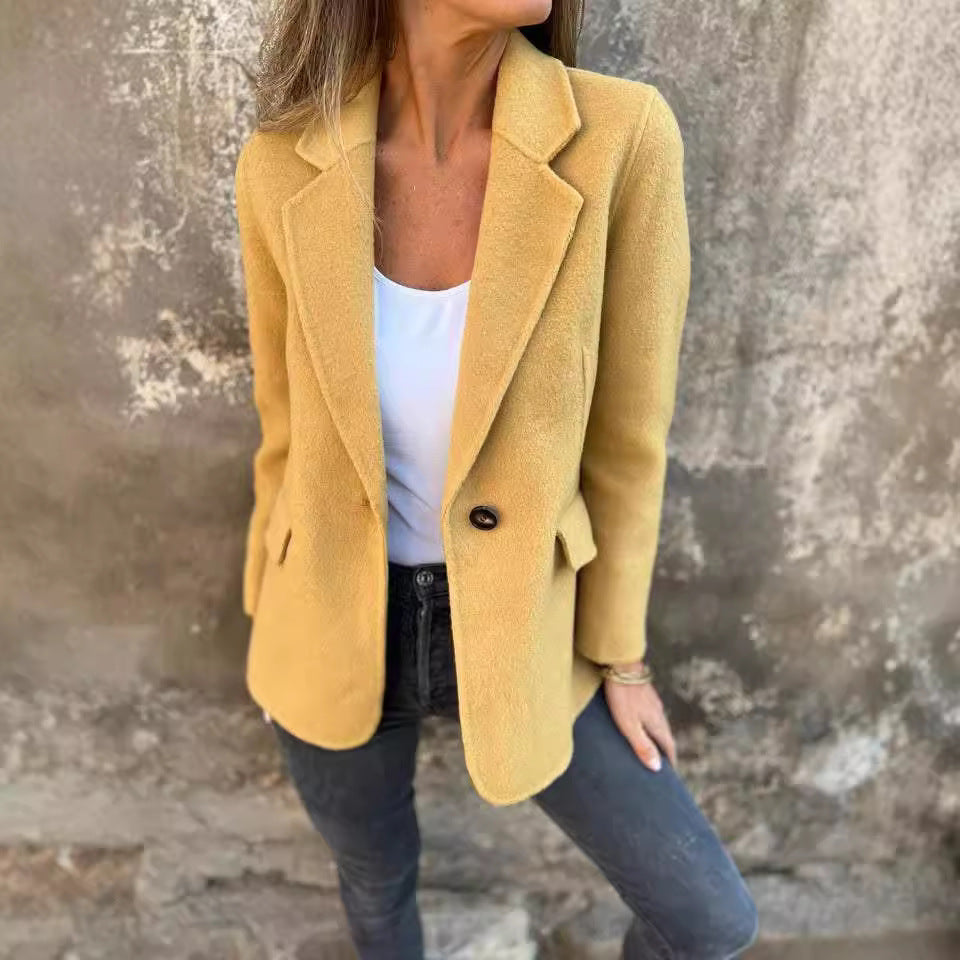 Women's fashionable blazer with soft fabric and elegant details WW