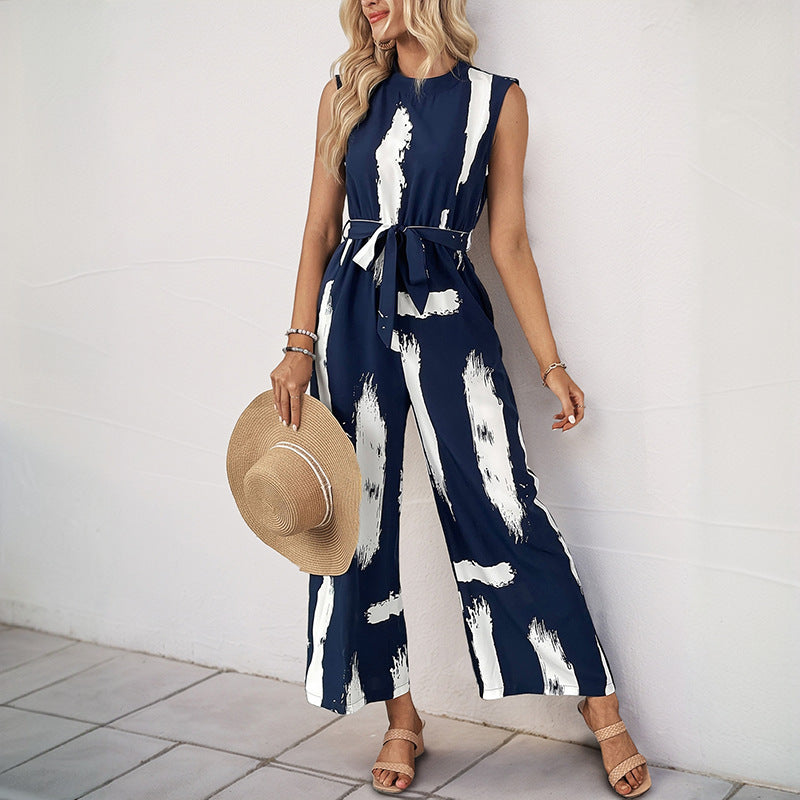 Women's jumpsuit with a modern striped pattern and practical tie belt WW