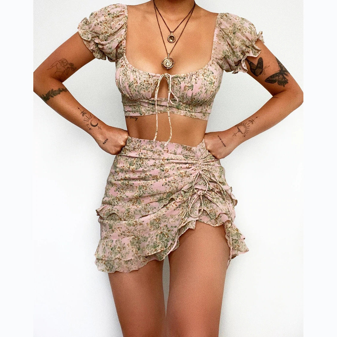 Damen Crop Top und Mini Rock mit floralem Design WW