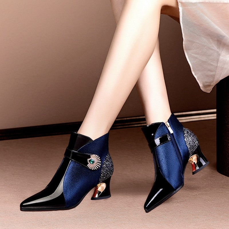 Women's fashionable ankle boots with a sparkling accent WW