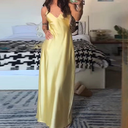 Women's Elegant Maxi Dress in Silky Shimmering Material WW