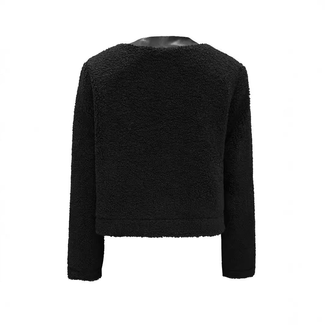 WW | Fashionable short jacket made of cuddly material with shiny buttons