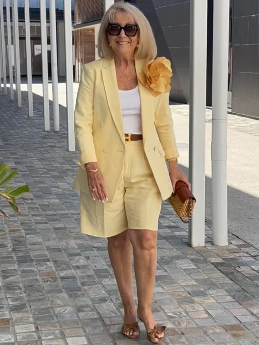 Damen elegantes Blazer-Shorts-Ensemble mit modischer Knopfdetail und hochwertigem Material WW