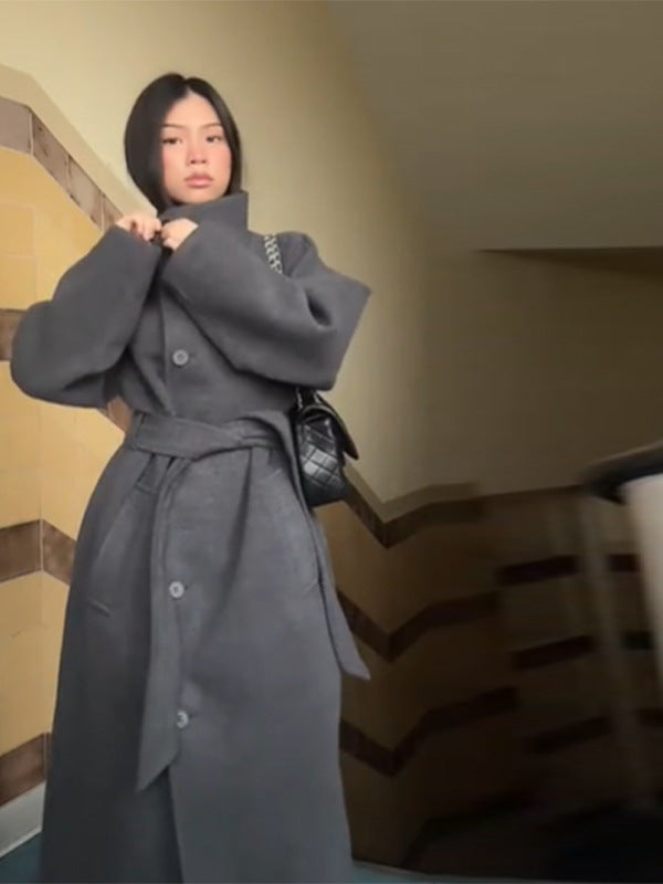 WW | Elegant Women's Coat with Belt and Button Closure