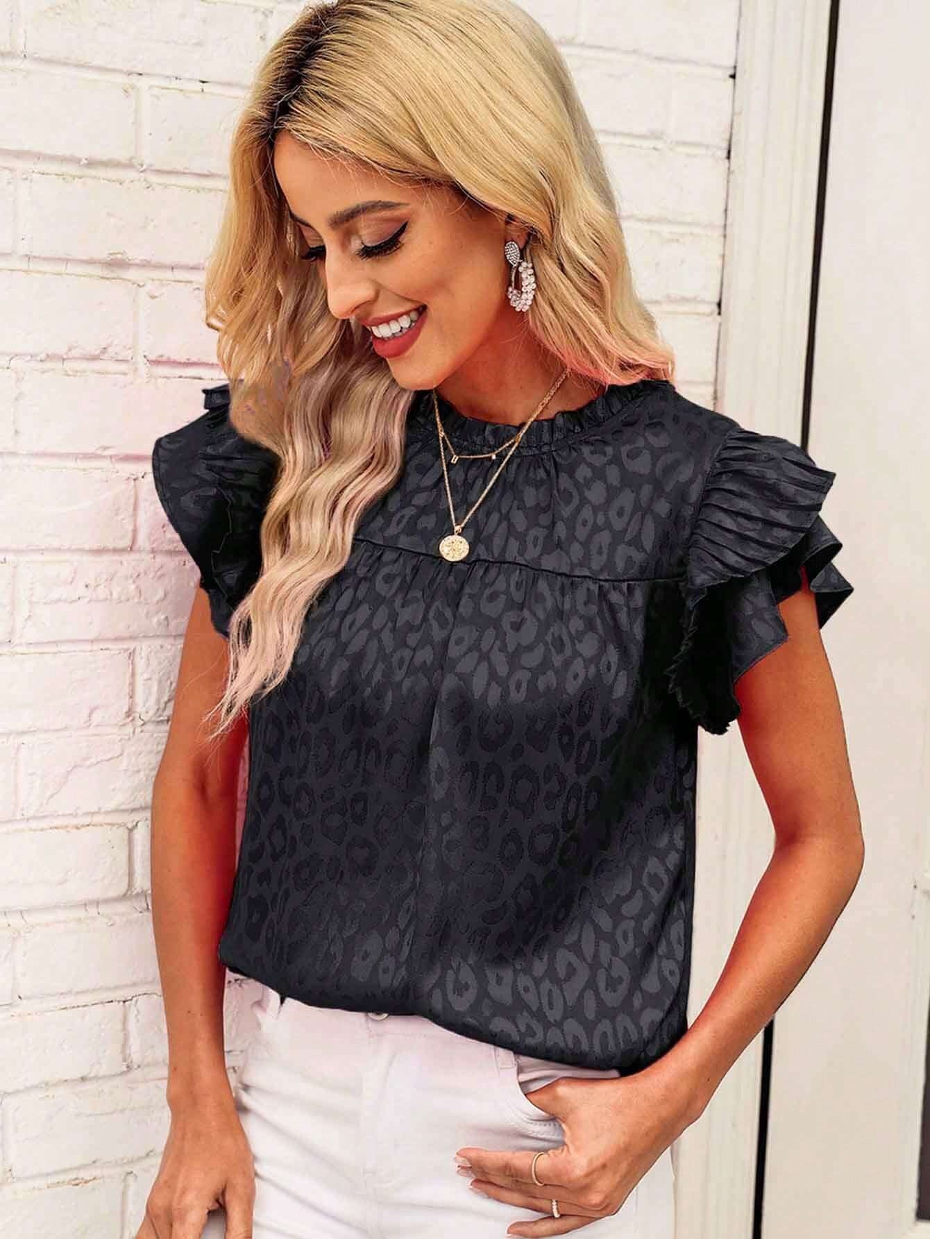 Women's Blouse with Fashionable Ruffle Details and Elegant Leopard Print WW