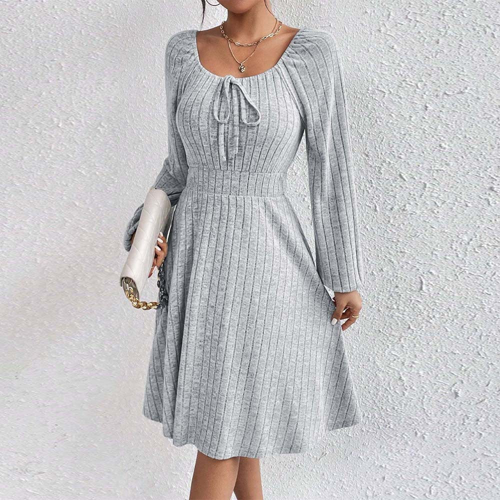 Damen Midi-Kleid mit elastischem Material und modischer Raffung W&W