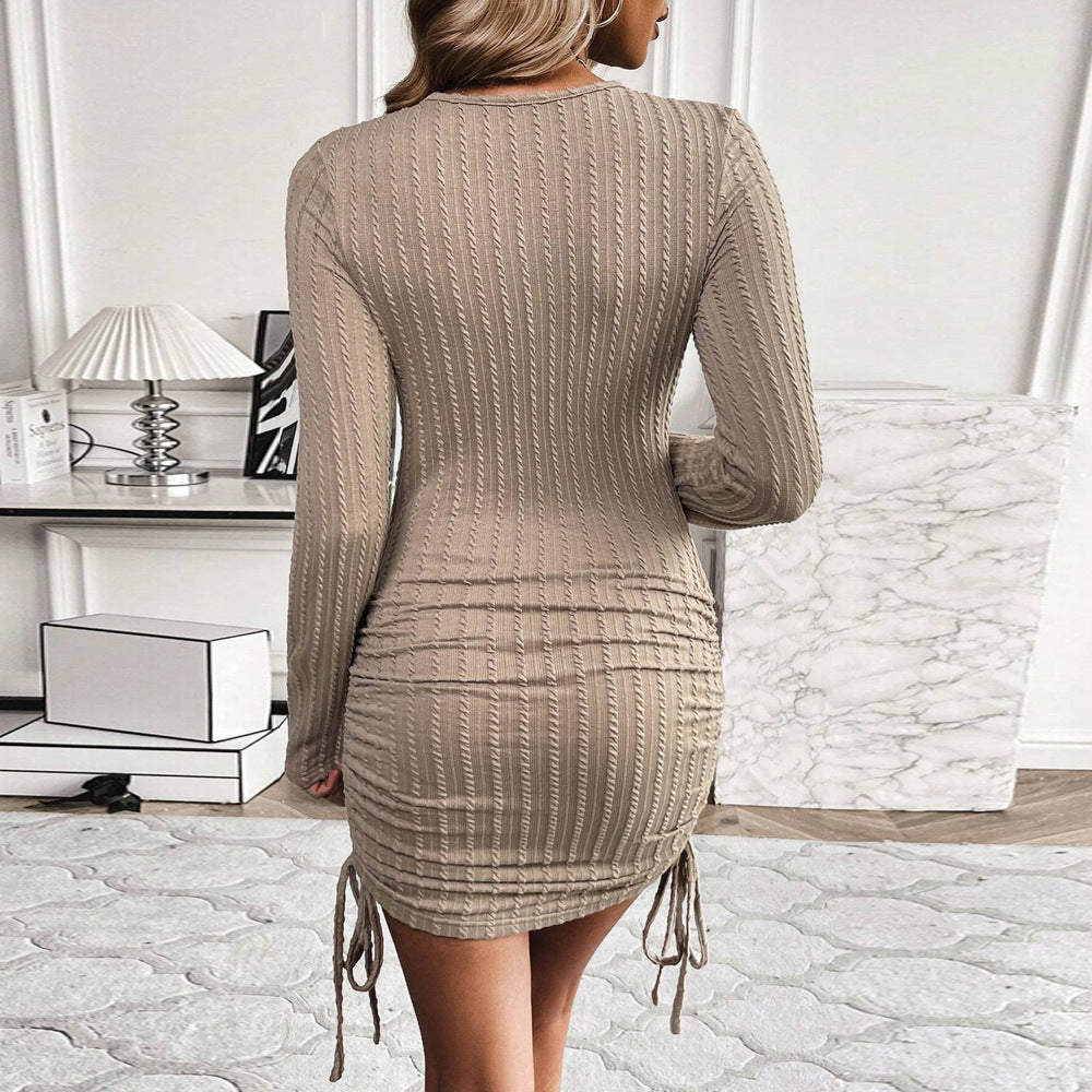 Damen figurbetontes Minikleid mit Knopfdetail und asymmetrischem Saum W&W