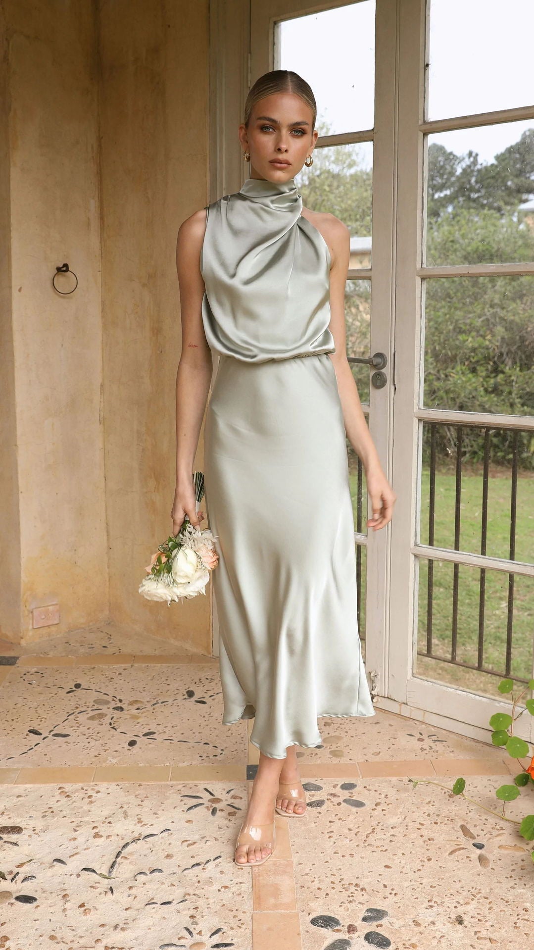 Damen Maxi-Kleid mit asymmetrischem Oberteil und fließendem Satin WW