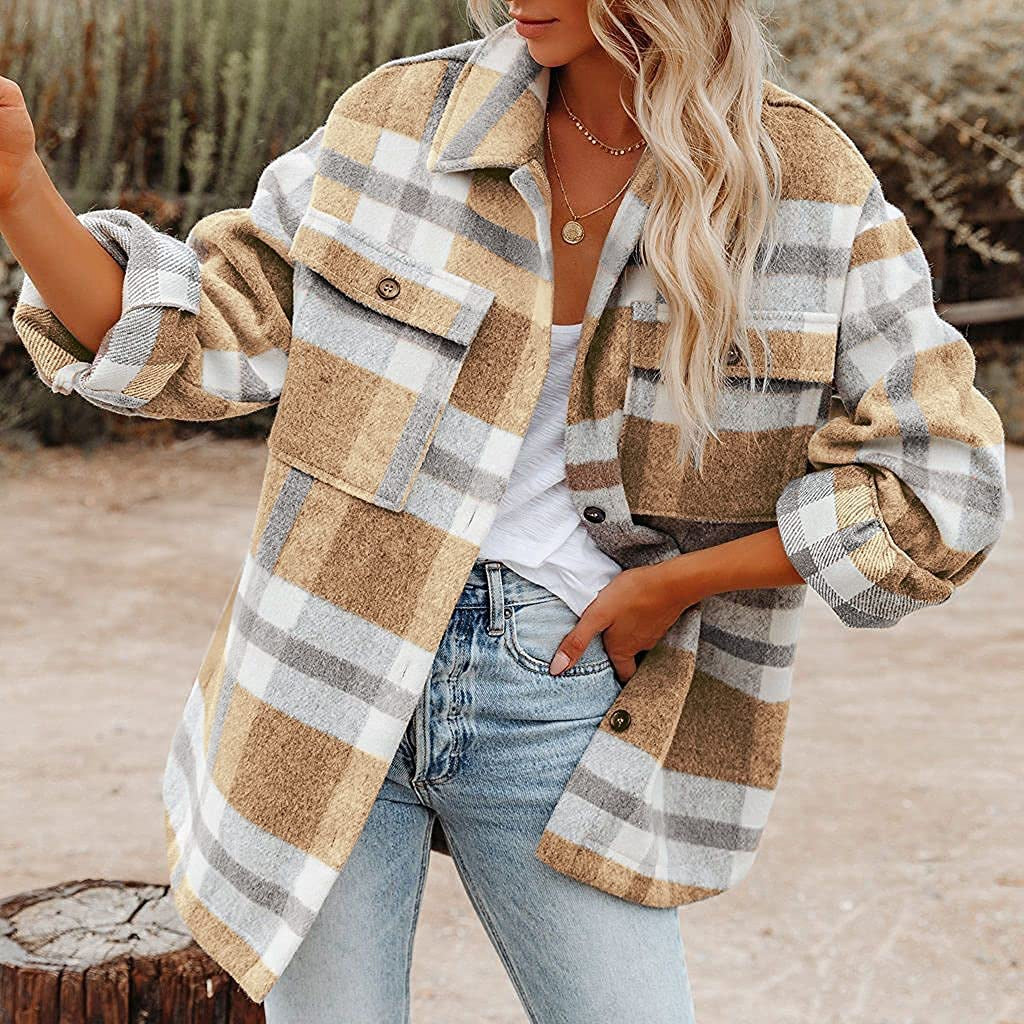 Women's checked flannel jacket with a casual cut and patch pockets WW