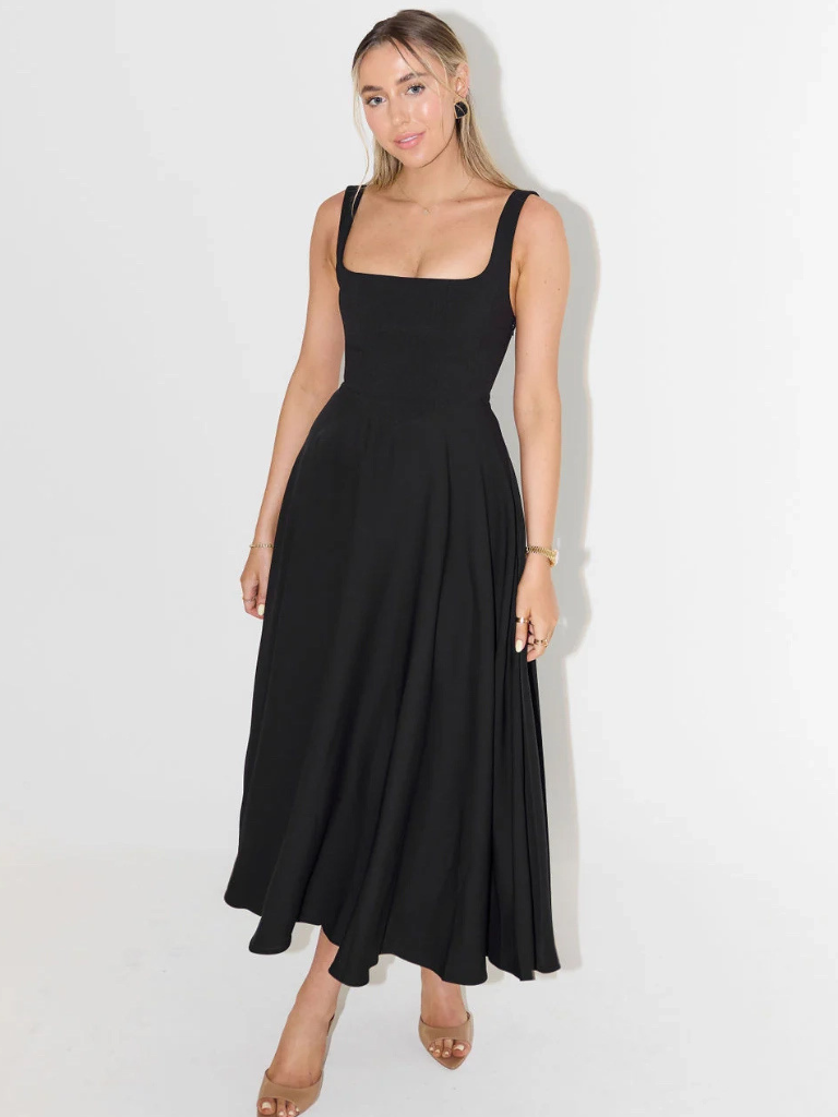 Lucinda™ | Dress with crimson elegance