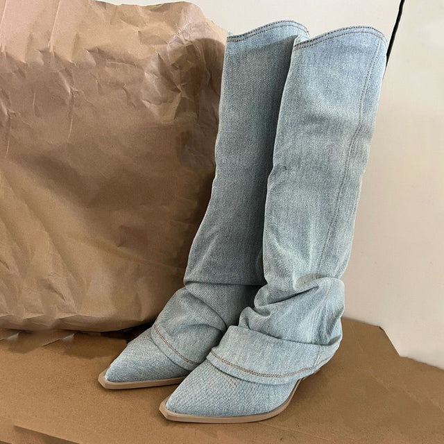 WW | Stylish denim boots