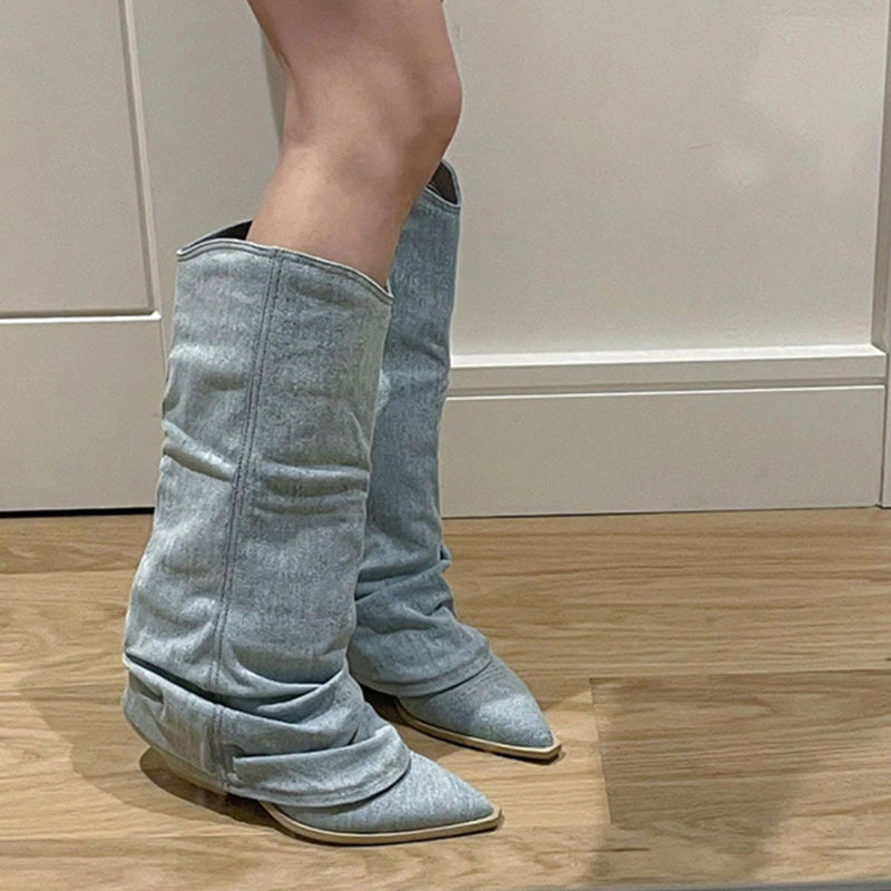 WW | Stylish denim boots