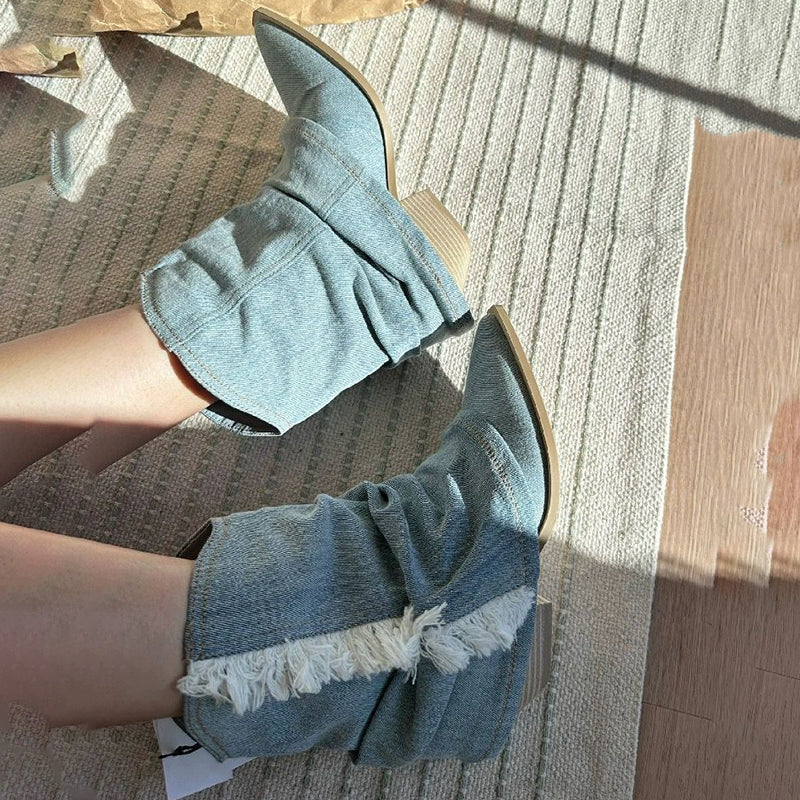 WW | Stylish denim boots