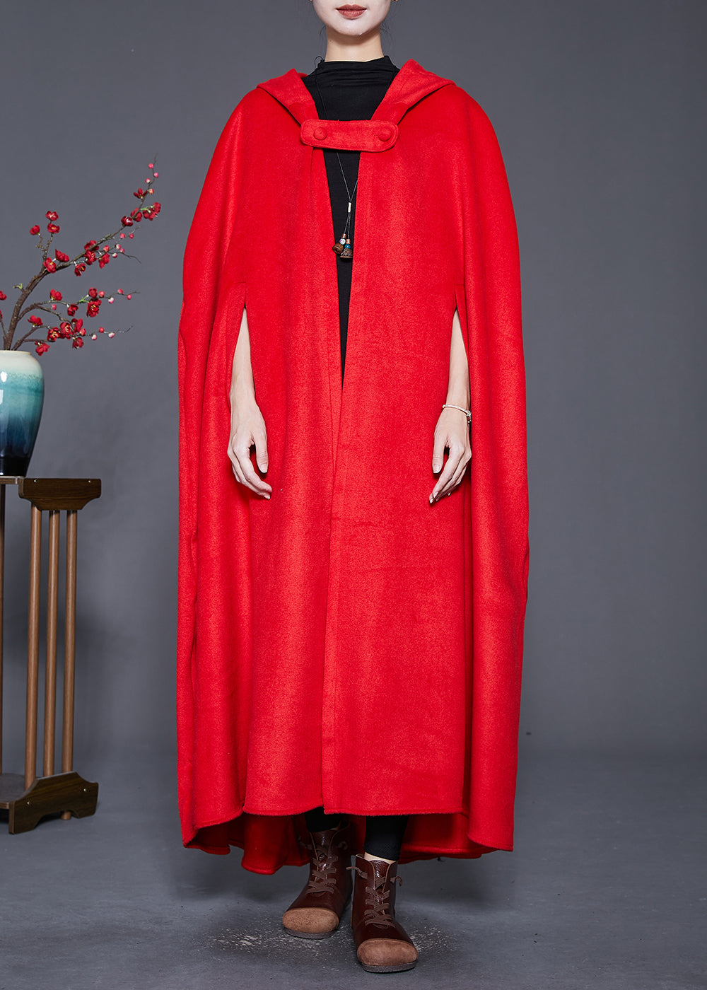 WW | Longer woolen trench coats with hood sleeves