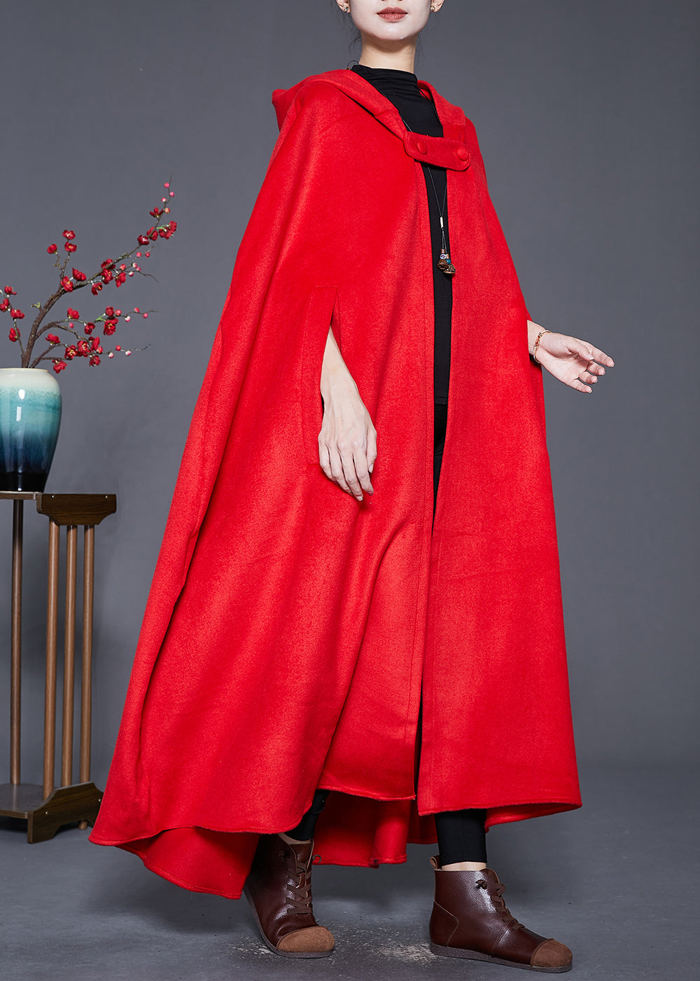 WW | Longer woolen trench coats with hood sleeves